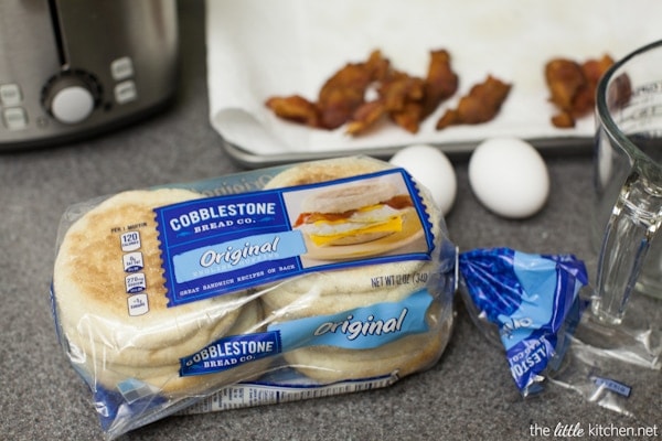 Bacon Gouda Breakfast Sandwich from thelittlekitchen.net Bacon Gouda Breakfast Sandwich from thelittlekitchen.net