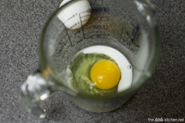 Bacon Gouda Breakfast Sandwich from thelittlekitchen.net Bacon Gouda Breakfast Sandwich from thelittlekitchen.net