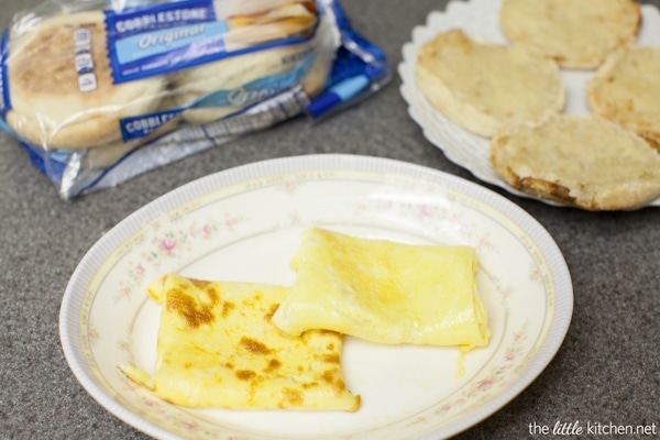 Bacon Gouda Breakfast Sandwich from thelittlekitchen.net Bacon Gouda Breakfast Sandwich from thelittlekitchen.net