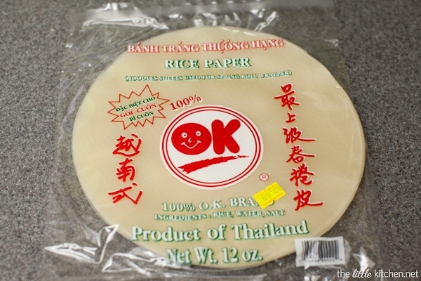 Bacon, Lettuce & Tomato (BLT) Spring Rolls with Sriracha Mayo Dipping Sauce from thelittlekitchen.net Bacon, Lettuce & Tomato (BLT) Spring Rolls with Sriracha Mayo Dipping Sauce from thelittlekitchen.net