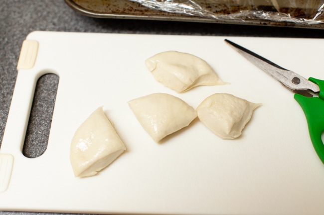 Cheddar Cheese Cloverleaf Rolls from thelittlekitchen.net Cheddar Cheese Cloverleaf Rolls from thelittlekitchen.net