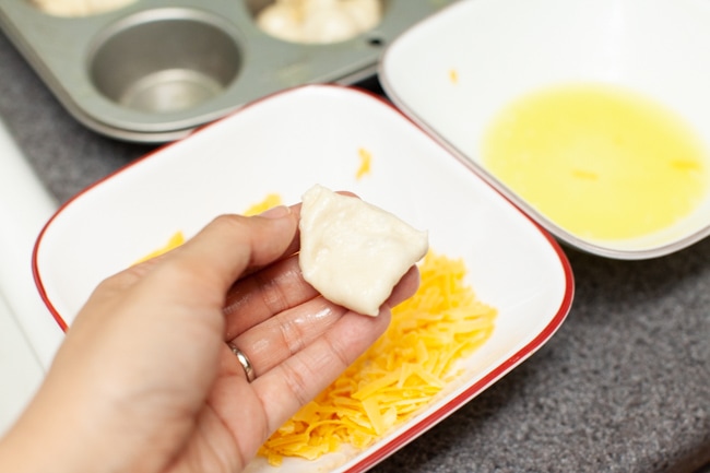 Cheddar Cheese Cloverleaf Rolls from thelittlekitchen.net Cheddar Cheese Cloverleaf Rolls from thelittlekitchen.net