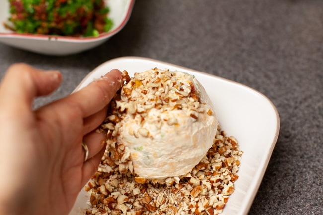 Cheese Ball Recipe from thelittlekitchen.net Cheese Ball Recipe from thelittlekitchen.net