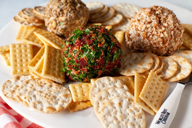 Cheese Ball Recipe from thelittlekitchen.net Cheese Ball Recipe from thelittlekitchen.net