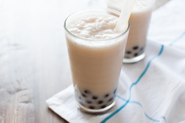 These smoothies are really really easy to make and with coconut almondmilk, you'll love it!! Coconut Almond Milk Tea Smoothies from thelittlekitchen.net These smoothies are really really easy to make and with coconut almondmilk, you'll love it!! Coconut Almond Milk Tea Smoothies from thelittlekitchen.net