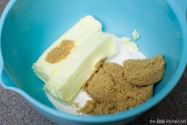 DoubleTree Hotel Chocolate Chip Cookies thelittlekitchen.net DoubleTree Hotel Chocolate Chip Cookies thelittlekitchen.net