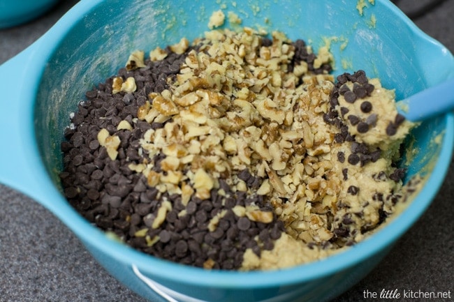 DoubleTree Hotel Chocolate Chip Cookies thelittlekitchen.net DoubleTree Cookie Recipe Photo 2