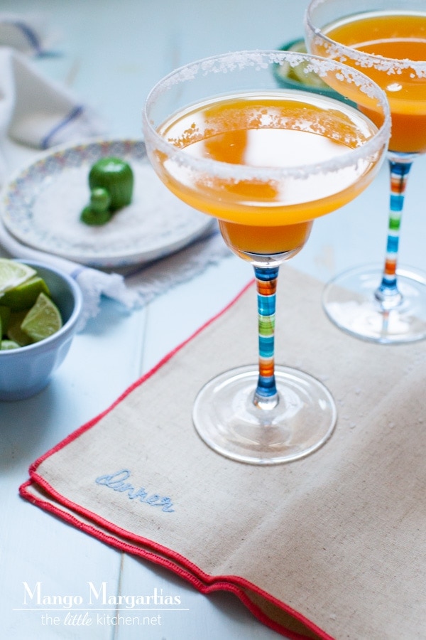 So easy to mix together just using mango juice or nectar. Just like I had in Mexico! Mango Margaritas from thelittlekitchen.net So easy to mix together just using mango juice or nectar. Just like I had in Mexico! Mango Margaritas from thelittlekitchen.net