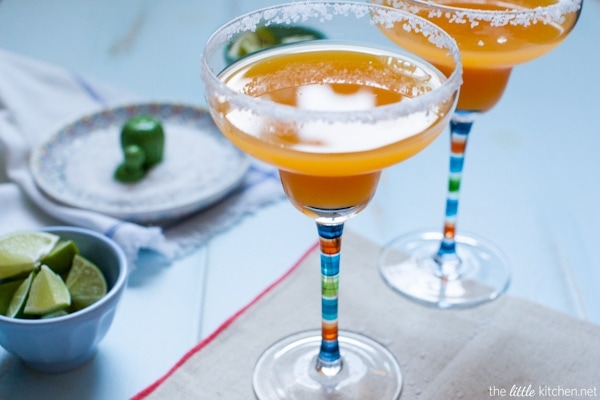 So easy to mix together just using mango juice or nectar. Just like I had in Mexico! Mango Margaritas from thelittlekitchen.net So easy to mix together just using mango juice or nectar. Just like I had in Mexico! Mango Margaritas from thelittlekitchen.net