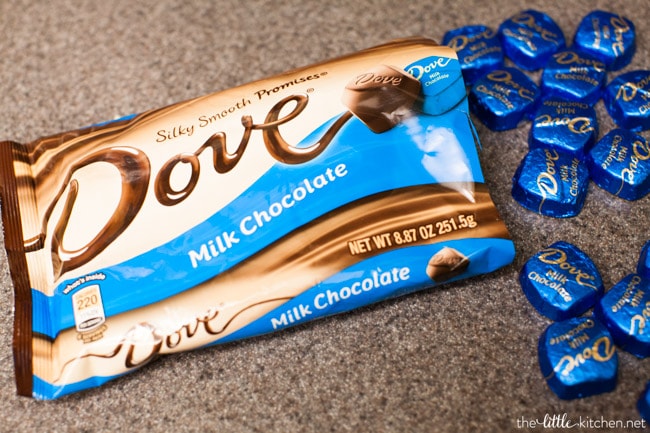 Milk Chocolate Walnut Blondies from thelittlekitchen.net Milk Chocolate Walnut Blondies from thelittlekitchen.net