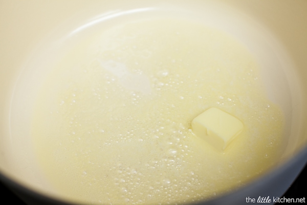 Pan-Seared Scallops with a Gruy猫re Cheese Sauce from The Little Kitchen thelittlekitchen.net Pan-Seared Scallops with a Gruy猫re Cheese Sauce from The Little Kitchen thelittlekitchen.net