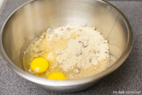 Peanut Butter & Chocolate Chunk Snack Cakes with Peanut Butter Frosting from thelittlekitchen.net Peanut Butter & Chocolate Chunk Snack Cakes with Peanut Butter Frosting from thelittlekitchen.net