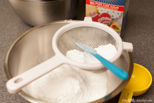 Heart-Shaped Pink Velvet Bundt Cake from thelittlekitchen.net Heart-Shaped Pink Velvet Bundt Cake from thelittlekitchen.net