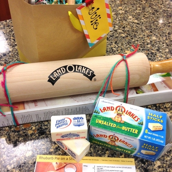 Rhubarb Pie Pops! Rhubarb Pie Pops!