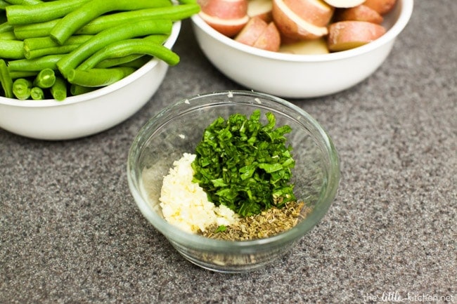 Sheet Pan Chicken Dinner from thelittlekitchen.net Sheet Pan Chicken Dinner from thelittlekitchen.net