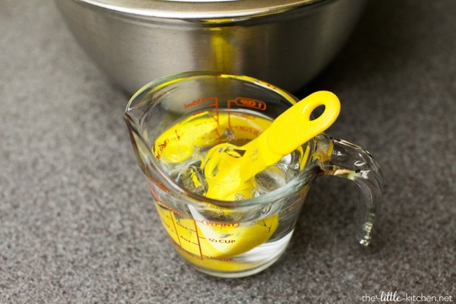 Strawberry Chocolate Hand Pies from thelittlekitchen.net Strawberry Chocolate Hand Pies from thelittlekitchen.net