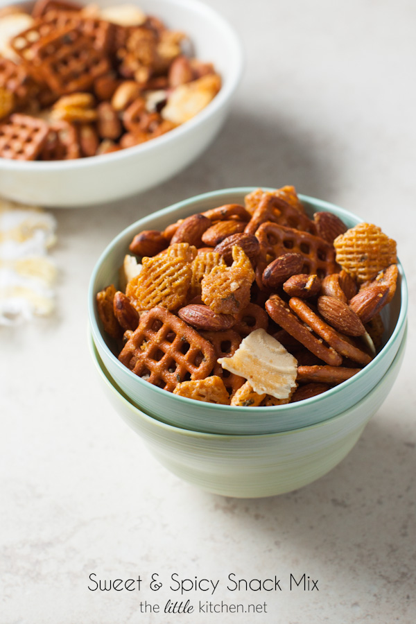 Sweet & Spicy Snack Mix from thelittlekitchen.net Sweet & Spicy Snack Mix from thelittlekitchen.net