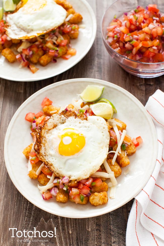 Totchos with a fried egg on top! from thelittlekitchen.net Totchos with a fried egg on top! from thelittlekitchen.net