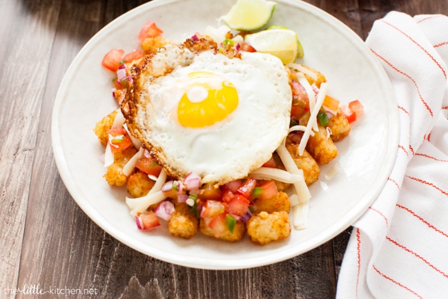 Totchos with a fried egg on top! from thelittlekitchen.net Totchos with a fried egg on top! from thelittlekitchen.net