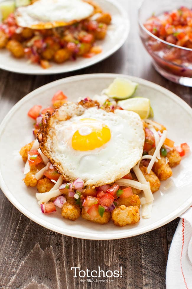 Totchos with a fried egg on top! from thelittlekitchen.net Totchos with a fried egg on top! from thelittlekitchen.net