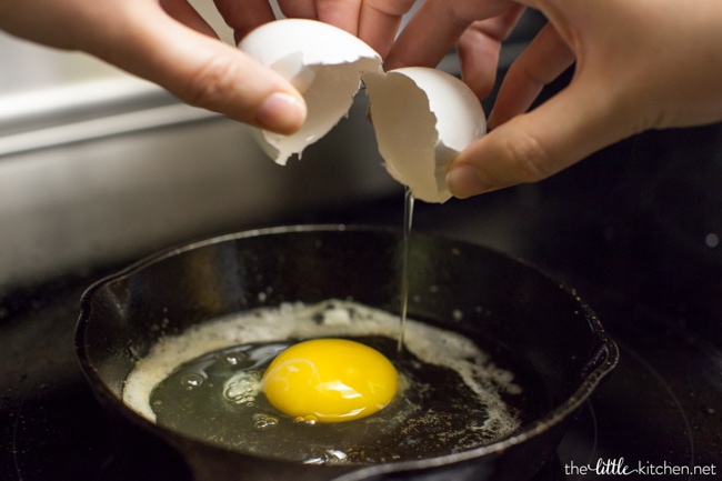 Totchos with a fried egg on top! from thelittlekitchen.net Totchos with a fried egg on top! from thelittlekitchen.net